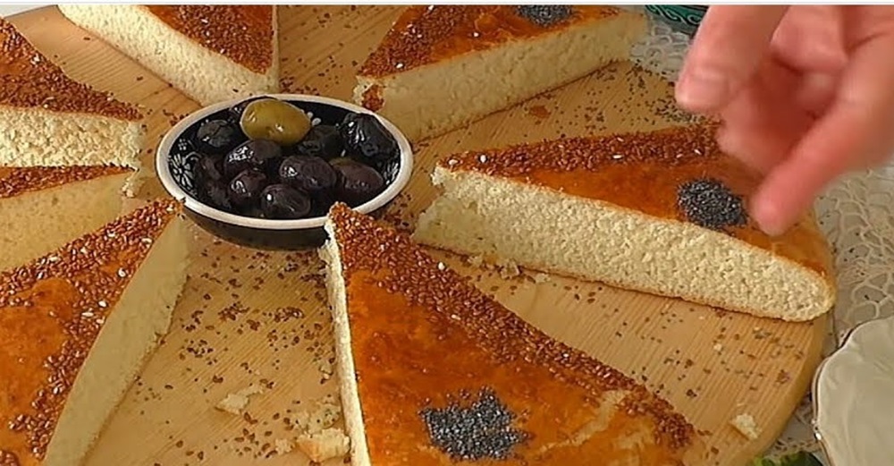 10 Dakikada Yapabileceğiniz Az Malzemeli Mayasız Şipşak Çörek Tarifi