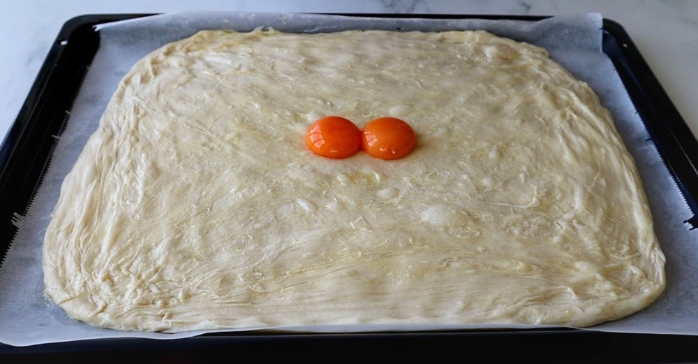 Haftada En Az Bir Kez Yapiyorum  Dişi Çitir Çitir İçi Yumuşacik Tel Tel Ayrilan Katmer Çörek Tarifi