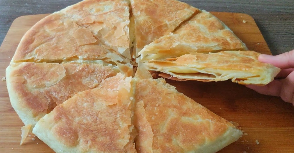 Annemin Yarım Asırlık  Hiç Peynir Kullanmadan Peynirli Böreği Oklavasız  Merdanesiz Arnavut Böreği
