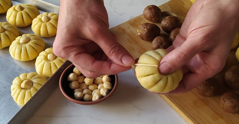 Başka Yerde Yok Denenme Rekoru Kıracak  İç Dolgulu İrmikli Şerbetli Tatlı Nasıl Yapılır
